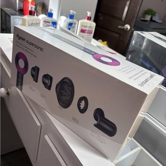 Dyson Supersonic Hair Dryer in Purple and Black